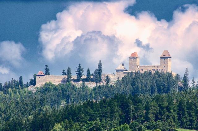 Okolí hotelu Srni