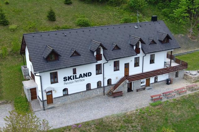 RODINNÝ PENZION SKILAND PETŘÍKOV