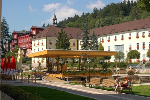 Okolí lázeňského hotelu Terra