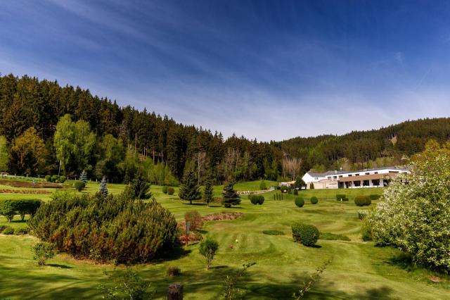 Okolí hotelu Cihelny