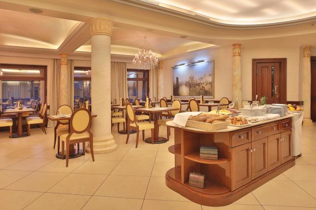 Restaurace hotelu Retro Riverside