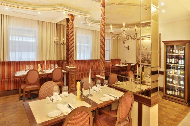 Restaurace hotelu Retro Riverside