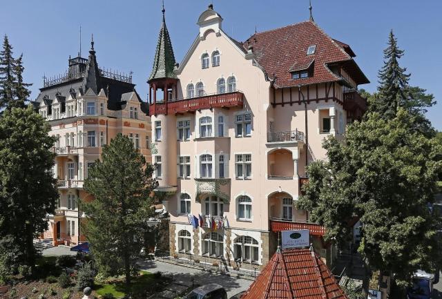 LÁZEŇSKÝ HOTEL VILLA SMETANA