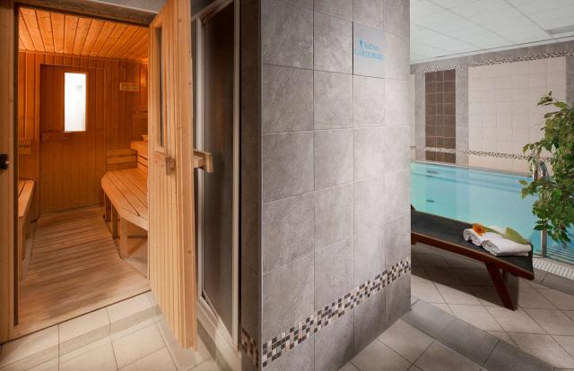 Vnitřní bazén + Finská sauna