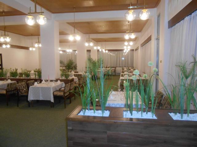 Restaurace