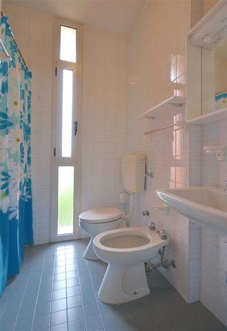 Cormoran bathroom.jpg