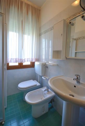 Ranieri B bathroom.jpg