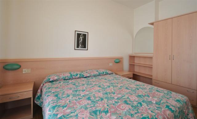 Ranieri B bedroom.jpg