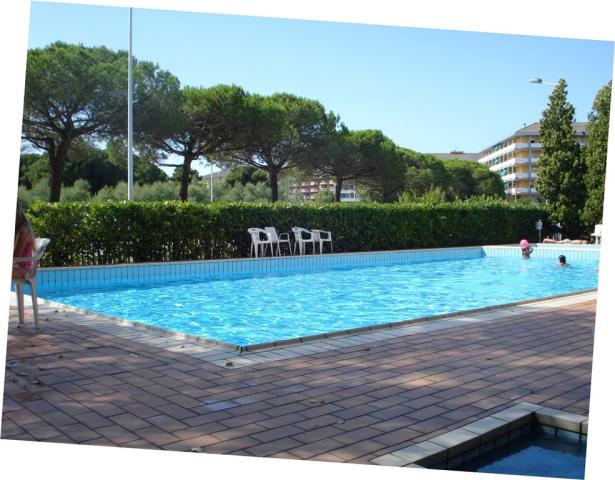 PISCINA GHIRLANDINA 2.JPG