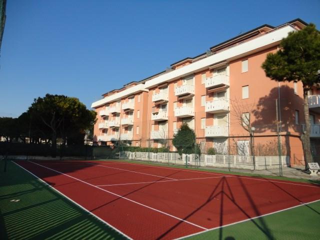 Ghirlandina  campo tennis.JPG