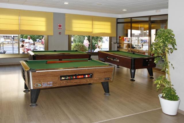 Bon Repos_billiard.jpg