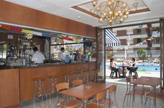 Bon Repos_bar.jpg