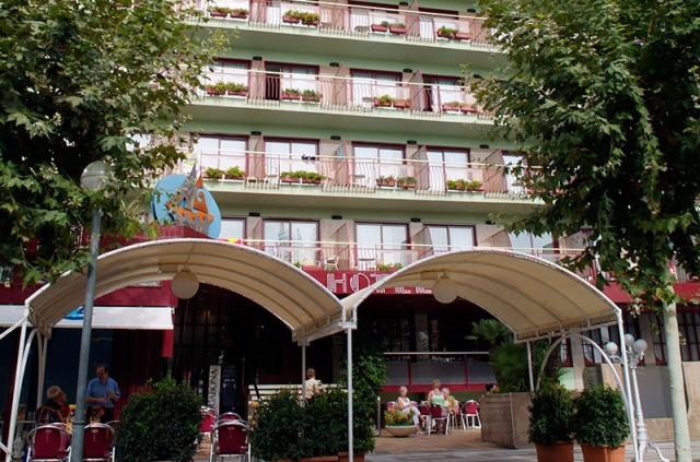 Check in Garbí vchod.jpg