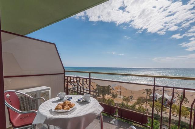 Check in Garbí balkon.jpg