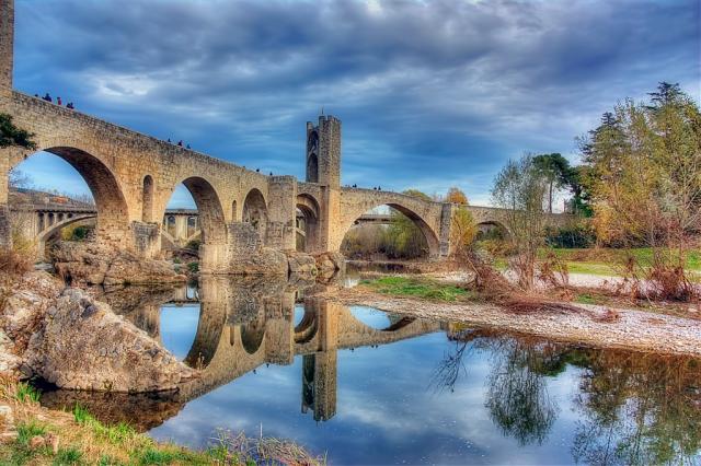 Pont_Medieval_(Besalú)_-_4.jpg