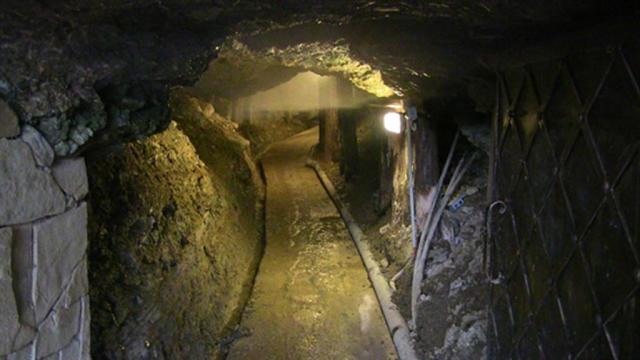 Tunnels-to-the-Sun1.jpg
