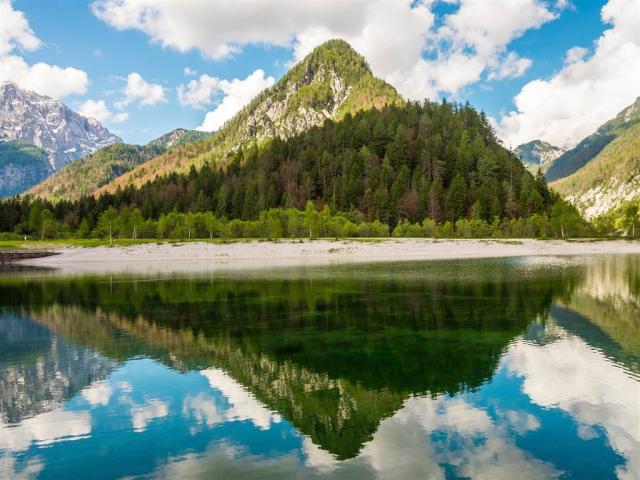 jasna-lake-2165622_1920.jpg