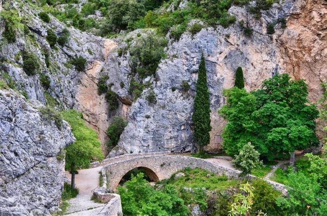 moustiers-sainte-marie-5242791_1920.jpg