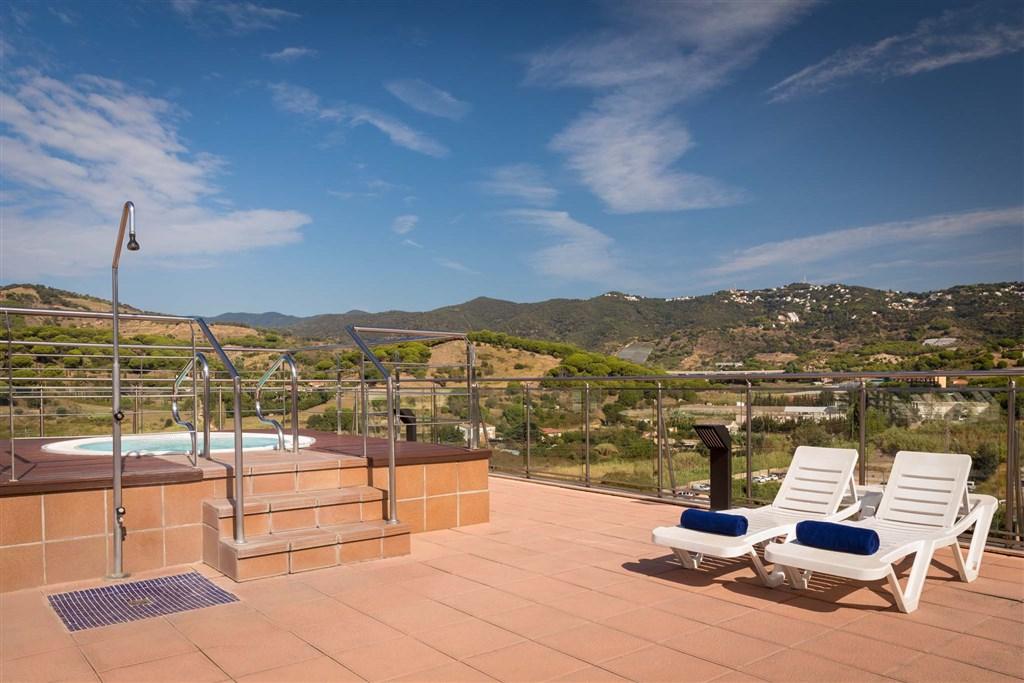 Calella Palace_Jacuzzi.jpg