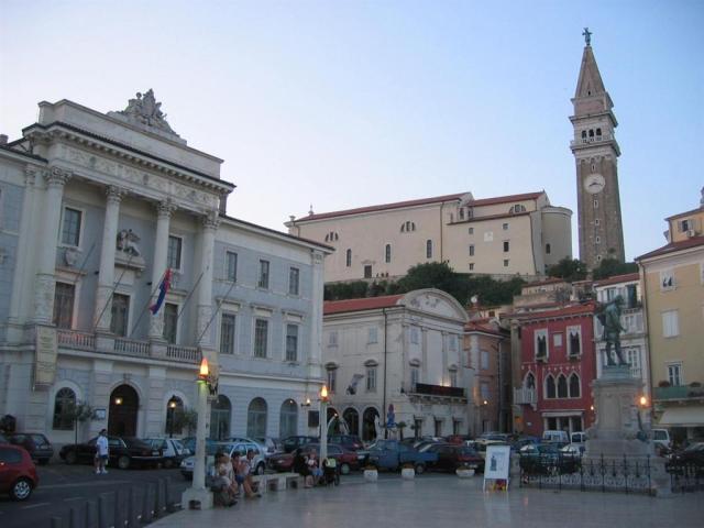 TartinijevTrg-Piran.JPG