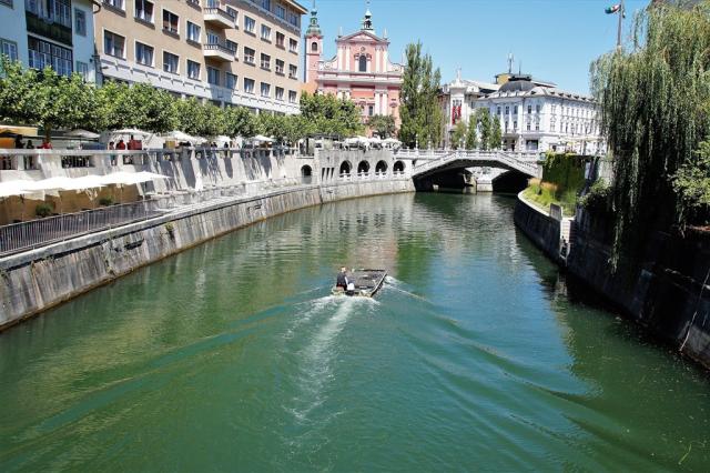 ljubljana-2687912_1920.jpg