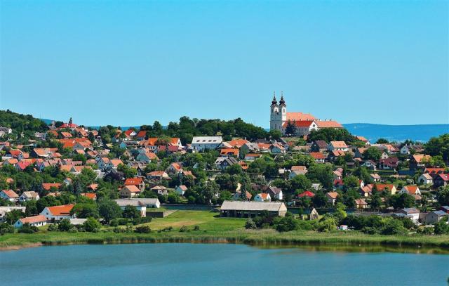 lake-balaton-5185964_1920.jpg
