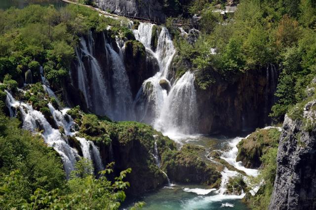 plitvice-national-park-1408738_1280.jpg