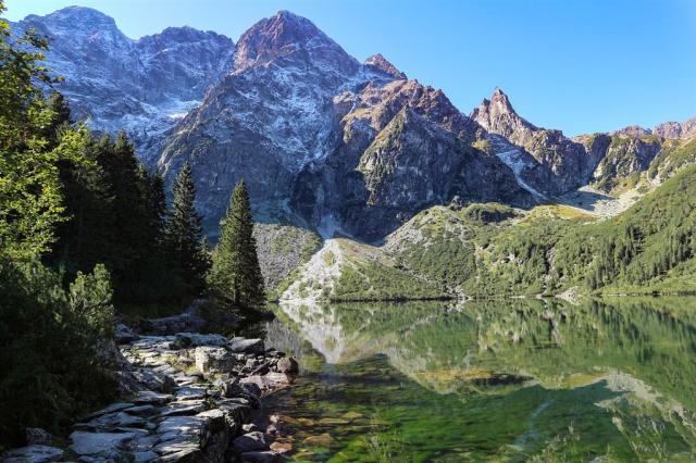 mountains-5978744_1280.jpg
