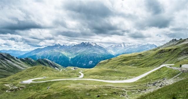 grossglockner-4790117_1920.jpg
