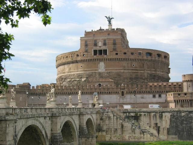 08_Roma_Andelsky_hrad 02.jpg