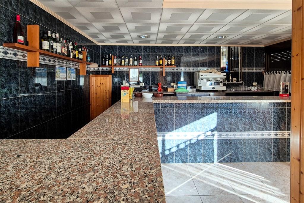 bar012.jpg