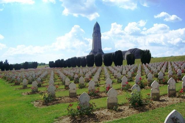 Kostnice Douaumont_verdun_640.jpg