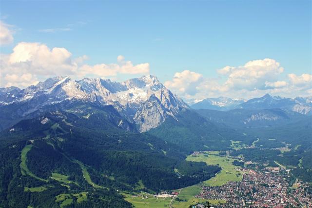 zugspitze-2458803_1920.jpg