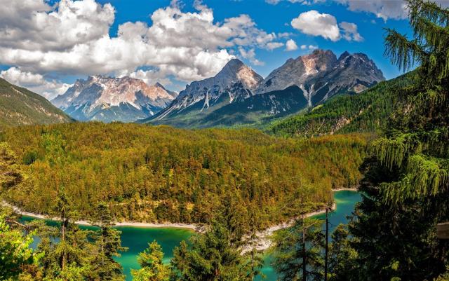 mountains-1752433_19201.jpg