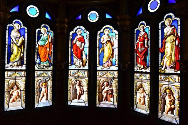 stained-glass-886620_12801.jpg