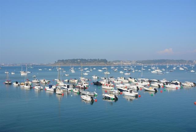 port-of-dinard-3420165_1280.jpg