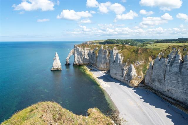 etretat-5302045_1920.jpg