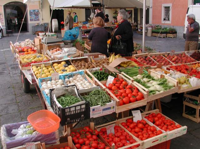 300.P.market2