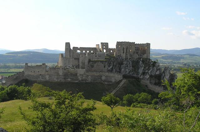 beckovskyhradruiny