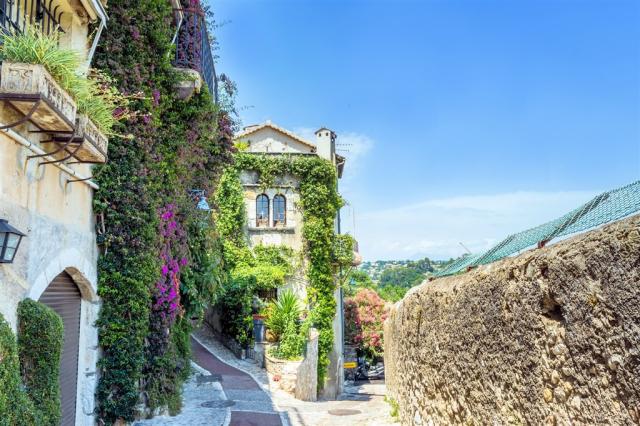 Francie Saint Paul de Vence shutterstock_636356516.jpg