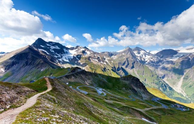 Rakousko -Grossglocknes shutterstock_93218782.jpg