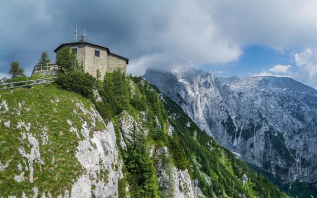 Německo Orli hnizdo  Kehlstein shutterstock_410409394.jpg