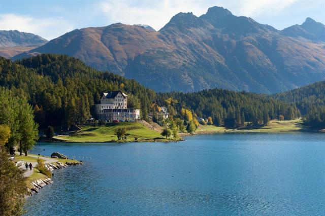 Švýcarsko jezero St.Moritz shutterstock_178018373.jpg