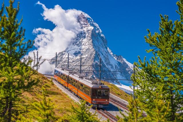 Švýcarsko - Matterhorn shutterstock_210005758.jpg