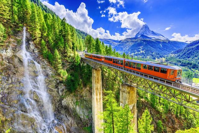 Švýcarsko Gornergratt shutterstock_704449474.jpg