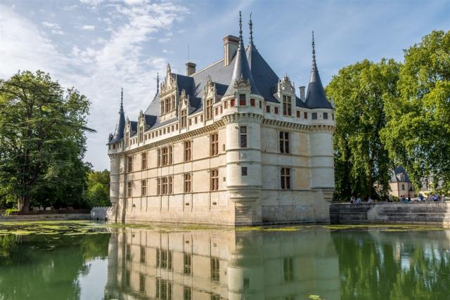 Francie - Azay-le-Rideau shutterstock_701556016.jpg