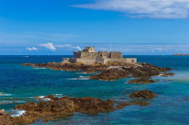 Francie - městečko Saint Malo.shutterstock_1631526697.jpg