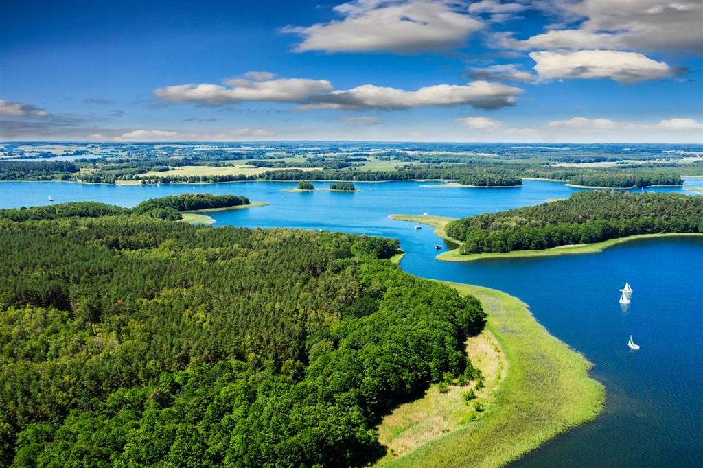 Polsko -- Mazurská jezera shutterstock_1447421684.jpg
