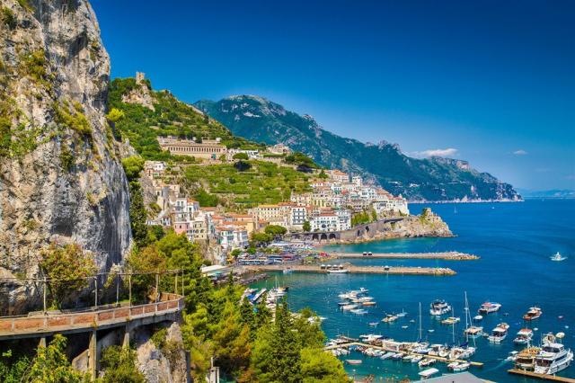 Itálie Amalfi shutterstock_248981887.jpg