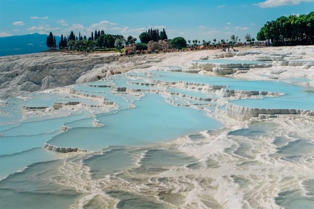 Turecko - Pamukkale shutterstock_673040650.jpg